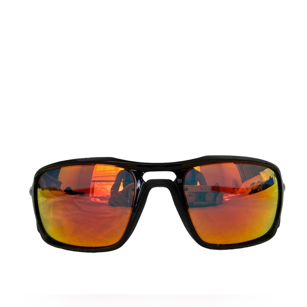 OAKLEY